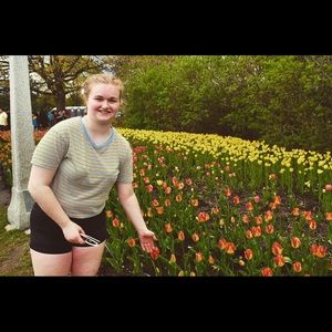 Meet your Posher, Laura